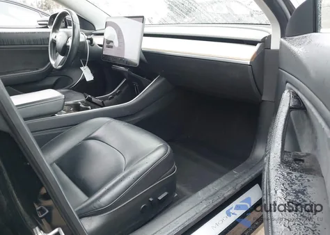 2018 Tesla Model 3 из США, поврежденный, VIN 5YJ3E1EA9JF008431